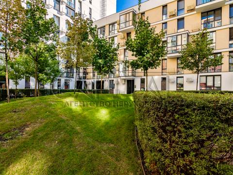 комерційна за адресою Салютна вул., 2-Б