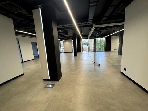 комерційна за адресою Красилівська вул., 9