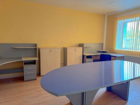 комерційна за адресою Квітнева вул., 24