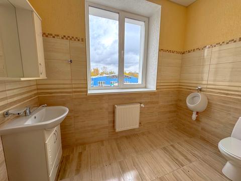 комерційна за адресою Квітнева вул., 24