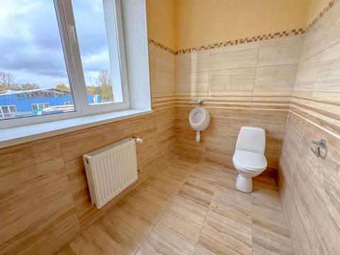 комерційна за адресою Квітнева вул., 24