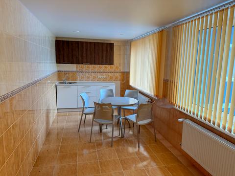 комерційна за адресою Квітнева вул., 24