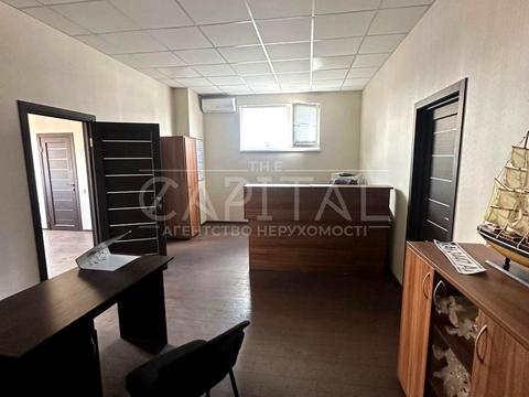 комерційна за адресою Вереснева вул., 3