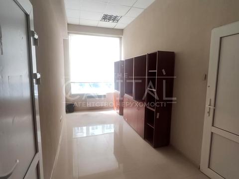 комерційна за адресою Рональда Рейгана вул., 40