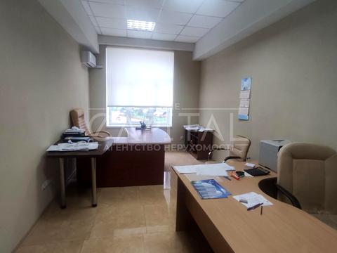 комерційна за адресою Рональда Рейгана вул., 40