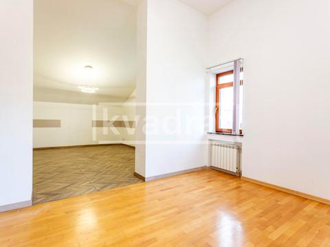 комерційна за адресою Редутна вул., 10