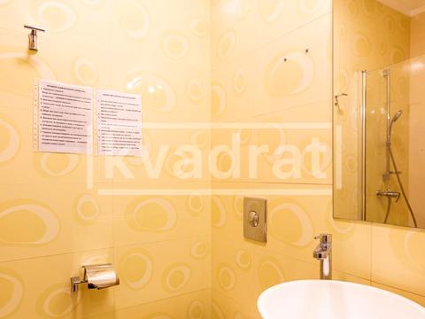 комерційна за адресою Редутна вул., 10