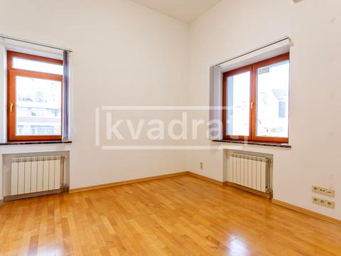 комерційна за адресою Редутна вул., 10