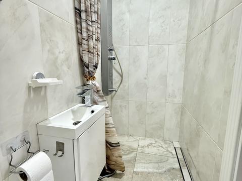 будинок за адресою Яснополянська вул.