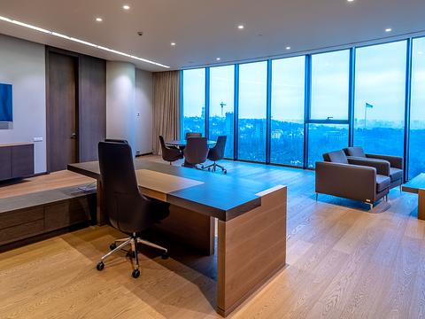 комерційна за адресою Болсуновська вул. (Сергія Струтинського), 13-15