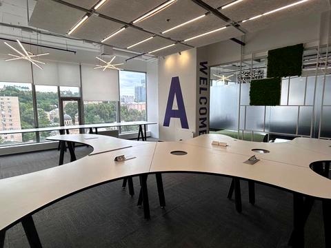 комерційна за адресою Спорт, 1