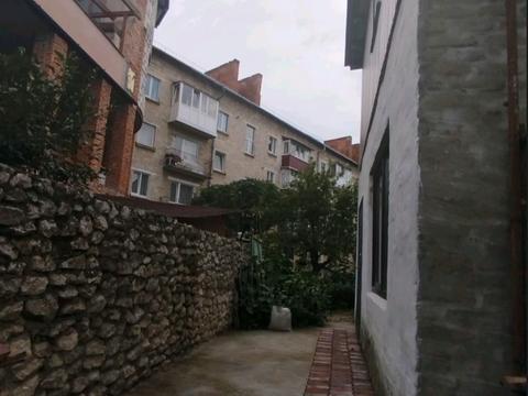 квартира за адресою Броварна вул., 6