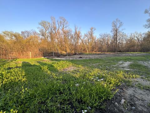 участок по адресу 