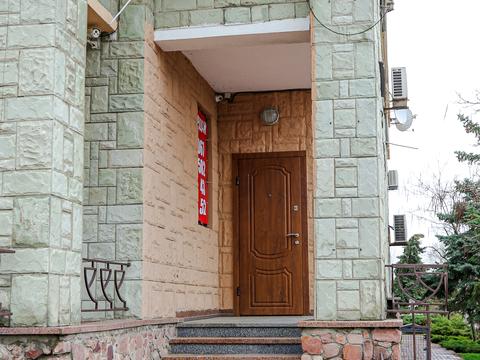 комерційна за адресою Володимира Івасюка просп. (Героїв Сталінграду), 12-Д