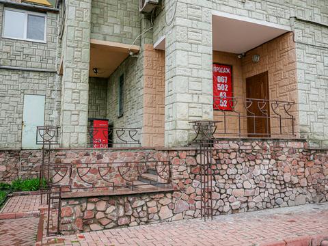 комерційна за адресою Володимира Івасюка просп. (Героїв Сталінграду), 12-Д