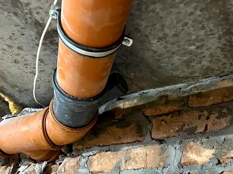 комерційна за адресою Святомихайлівська вул., 15