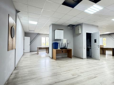 комерційна за адресою Мукаша Салакунова вул., 10