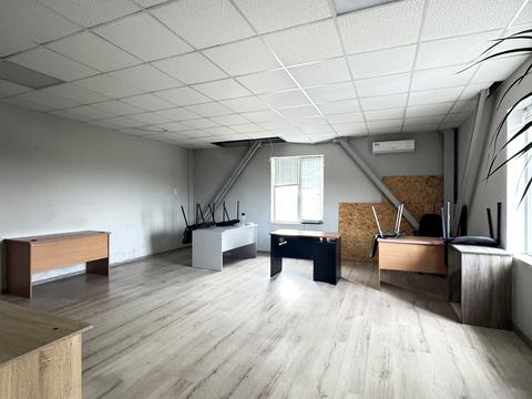 комерційна за адресою Мукаша Салакунова вул., 10