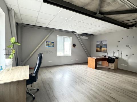 комерційна за адресою Мукаша Салакунова вул., 10