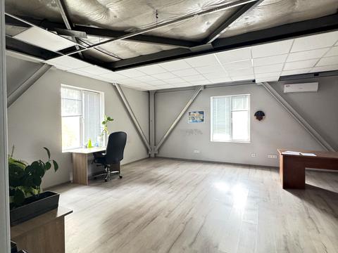 комерційна за адресою Мукаша Салакунова вул., 10