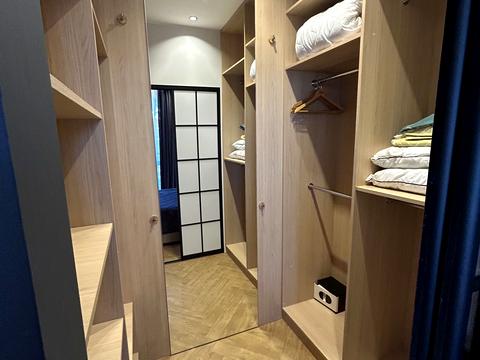 квартира за адресою Київська набережна вул., 4