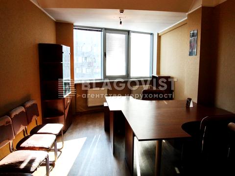 комерційна за адресою Антоновича вул. (Горького), 157