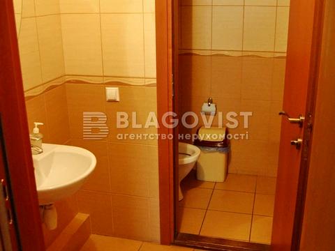 комерційна за адресою Антоновича вул. (Горького), 157