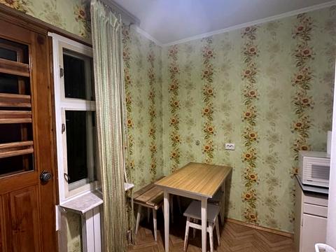 квартира за адресою Ревуцького вул., 18