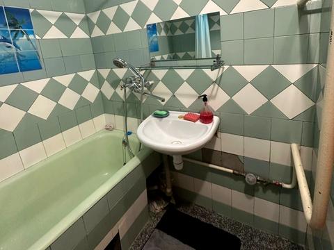 квартира за адресою Ревуцького вул., 18