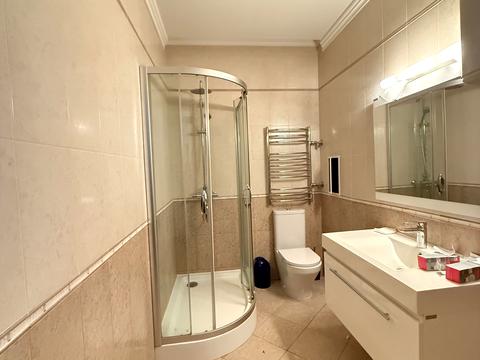 комерційна за адресою Назарівська вул. (Вєтрова), 23-А