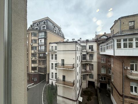 комерційна за адресою Назарівська вул. (Вєтрова), 23-А