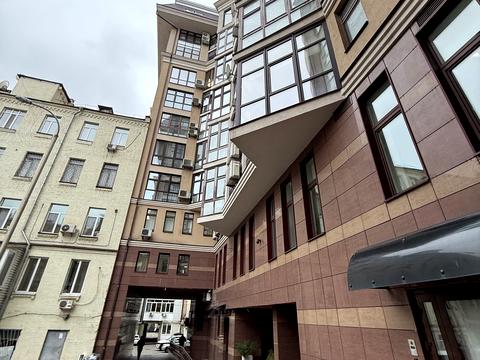 комерційна за адресою Назарівська вул. (Вєтрова), 23-А