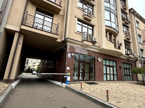 комерційна за адресою Назарівська вул. (Вєтрова), 23-А