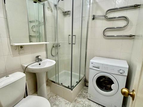 квартира за адресою Марії Приймаченко бульв. (Академіка Ліхачова), 4