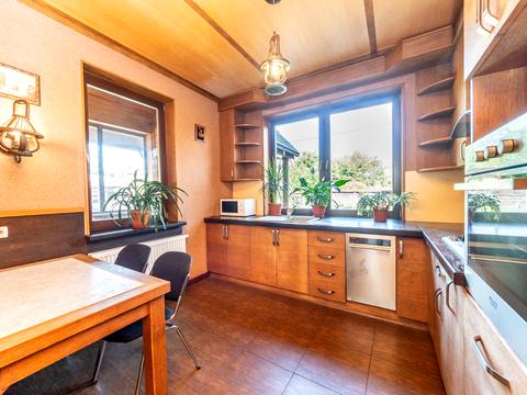 будинок за адресою Центральна, 17