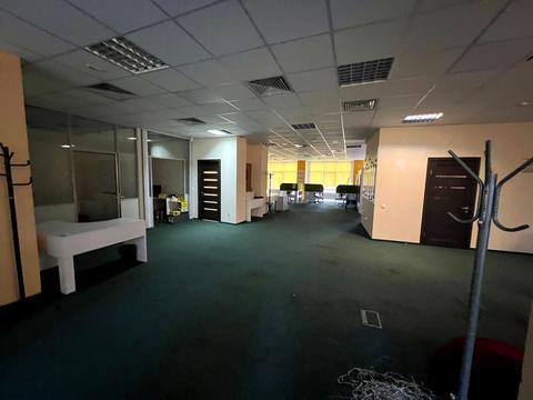 комерційна за адресою Євгена Коновальця вул. (Щорса), 36Д