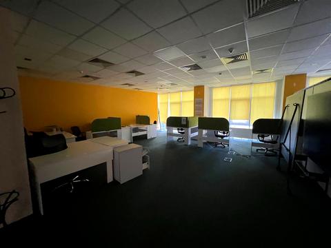 комерційна за адресою Євгена Коновальця вул. (Щорса), 36Д