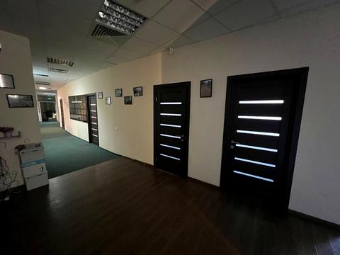 комерційна за адресою Євгена Коновальця вул. (Щорса), 36Д