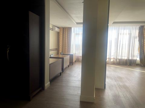 комерційна за адресою Андрія Верхогляда вул. (Михайла Драгомирова), 2-А