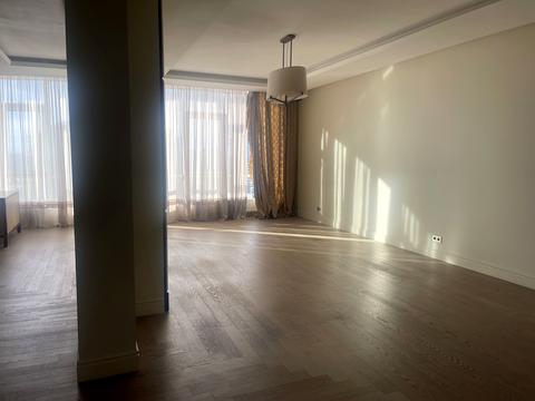 комерційна за адресою Андрія Верхогляда вул. (Михайла Драгомирова), 2-А