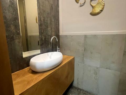 комерційна за адресою Андрія Верхогляда вул. (Михайла Драгомирова), 2-А