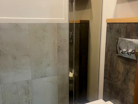 комерційна за адресою Андрія Верхогляда вул. (Михайла Драгомирова), 2-А