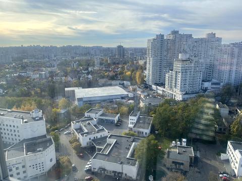 комерційна за адресою Андрія Верхогляда вул. (Михайла Драгомирова), 2-А