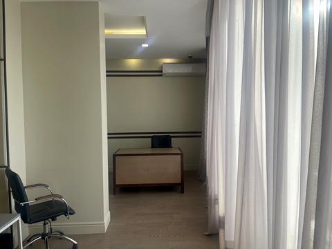 комерційна за адресою Андрія Верхогляда вул. (Михайла Драгомирова), 2-А