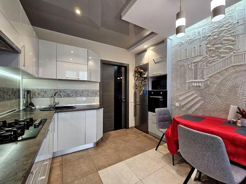 квартира за адресою Левка Лук'яненка вул. (Василя Жуковського), 16