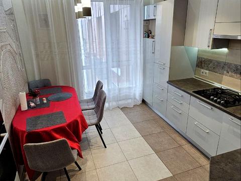 квартира за адресою Левка Лук'яненка вул. (Василя Жуковського), 16