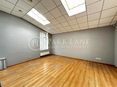 комерційна за адресою Воздвиженська вул., 43