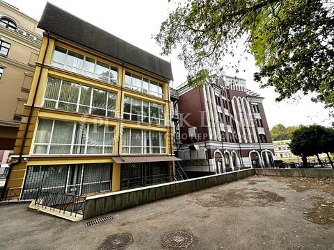 комерційна за адресою Воздвиженська вул., 43