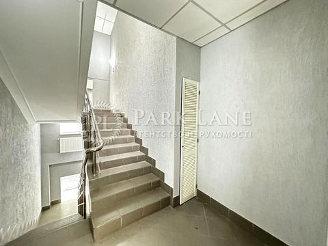 комерційна за адресою Воздвиженська вул., 43