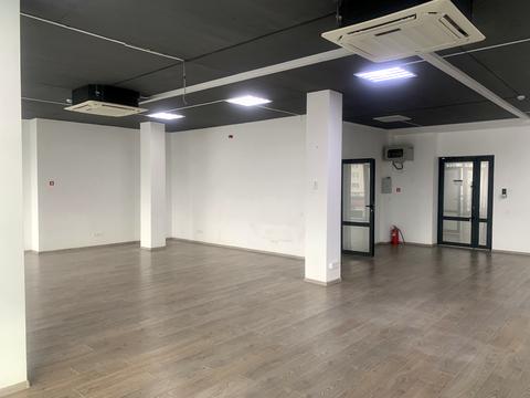 комерційна за адресою Кам'янецька вул., 33